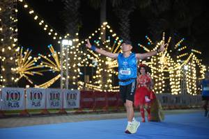 BIB: 200, 41602, 000000
                            <button type="button" onclick="openModal(21555809)" class="btn btn-primary btn-sm float-right btn-popup" data-toggle="modal" data-target=".modal-high-quality">
                        <i class="fas fa-shopping-cart"></i> Add to Cart
                    </button>
                                            <button type="button" onclick="isThisMe(21555809, true)" class="btn btn-success btn-sm float-right btn-popup btn-isme hidden" data-toggle="tooltip" data-placement="bottom" title="นี่คือรูปของคุณใช่ไหม คลิกที่นี่เพื่อเอาเข้าอัลบั้ม">
                        <i class="fas fa-plus"></i> Add to album
                    </button>
                    <button type="button" onclick="isThisMe(21555809, false)" class="btn btn-warning btn-sm float-right btn-popup btn-isnotme hidden">
                        <i class="fas fa-ban"></i> Remove from album
                    </button>